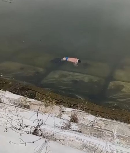 Cuerpo flotaba en el río